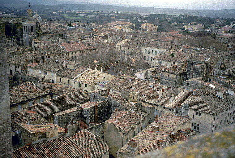 Uzes from above