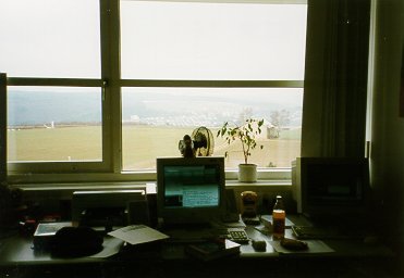 office.jpg (16756 Byte)