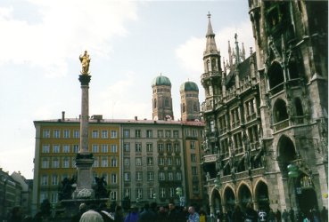 8_marienplatz.jpg (24477 Byte)