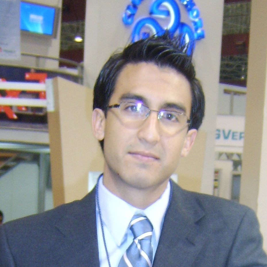 <h3>Alexandro Vera</h3><br><h4>MSc, Geophysics (2017~)<br>3D Multi-Component FWI</h4><br>Alexandro Vera, Mexican Geophysicist from the National Autonomous University of Mexico (2003-2008). Then worked in the oil patch for 8 years; 2 years in geomechanics, 6 years in exploration geophysics as seismic quantitative interpreter. i.e. AVO/Seismic Inversion, with a strong focus on Rock physics to support exploration projects and development plans and most recently evaluating oil potential in the bidding rounds for Pemex.<br><br>Joined Oklahoma University in 2017 keen on research on wave propagation phenomena under Dr. Nakata, specially to perform studies on FWI, global inverse problems, and Seismic Imaging¡ in particularly the global optimization of P-Wave and S-wave velocity models.
