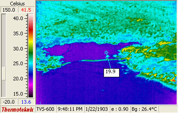Thermal image of Kaloko pond and bay