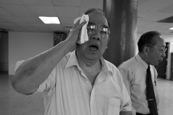 Zoom (opens new window)