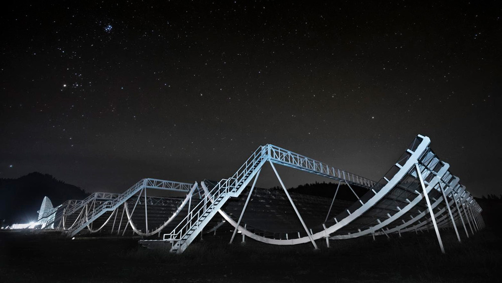 The large radio telescope CHIME