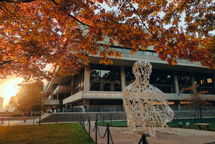 Jaume Plensa’s "Alchemist" on a fall afternoon. Image: Stephanie Tran