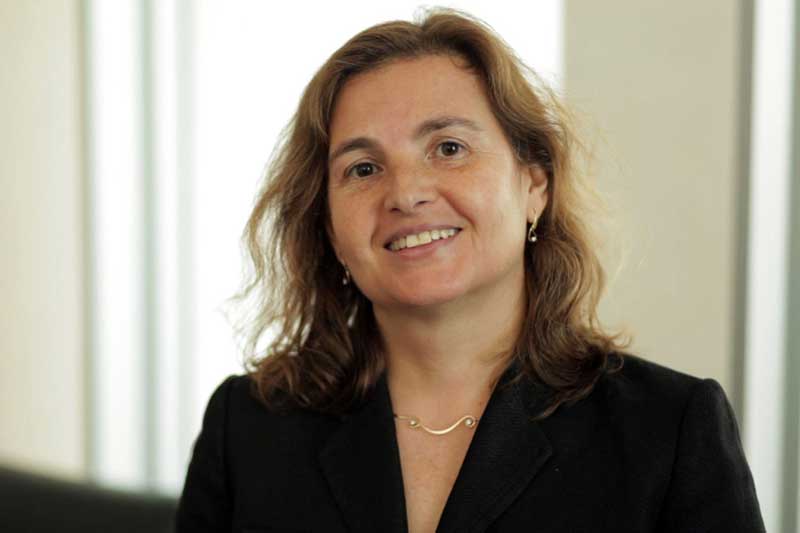 Portrait of Daniela Rus smiling