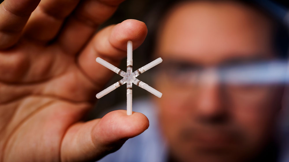 a star-shaped drug delivery device
