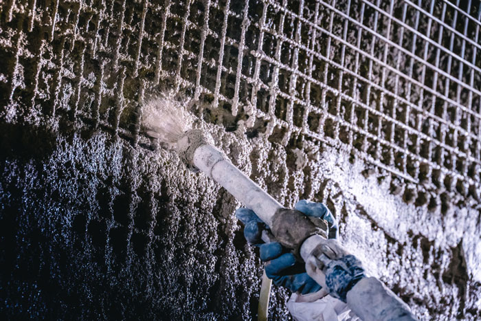 hose spray concrete on rebar